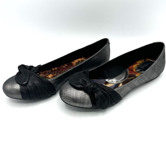 Born Molly Flat Silver Acciaio Metallic Leather Slip On Shoes Size 7.5 M W/ Box - Picture 3 of 10